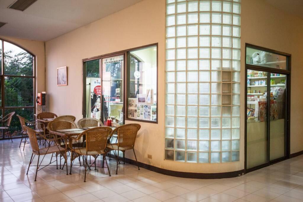Pattaya Seaside Balcony/Beach Front/4 Peoples Na Chom Thian Bagian luar foto