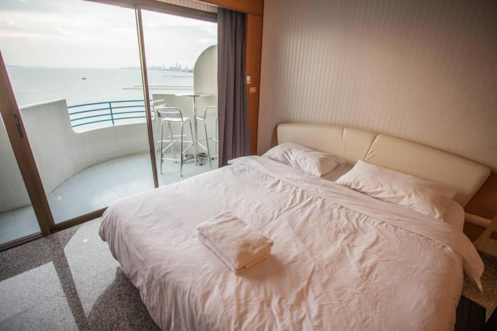 Pattaya Seaside Balcony/Beach Front/4 Peoples Na Chom Thian Bagian luar foto